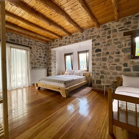 Valter & Drita'S Guesthouse テス エクステリア 写真