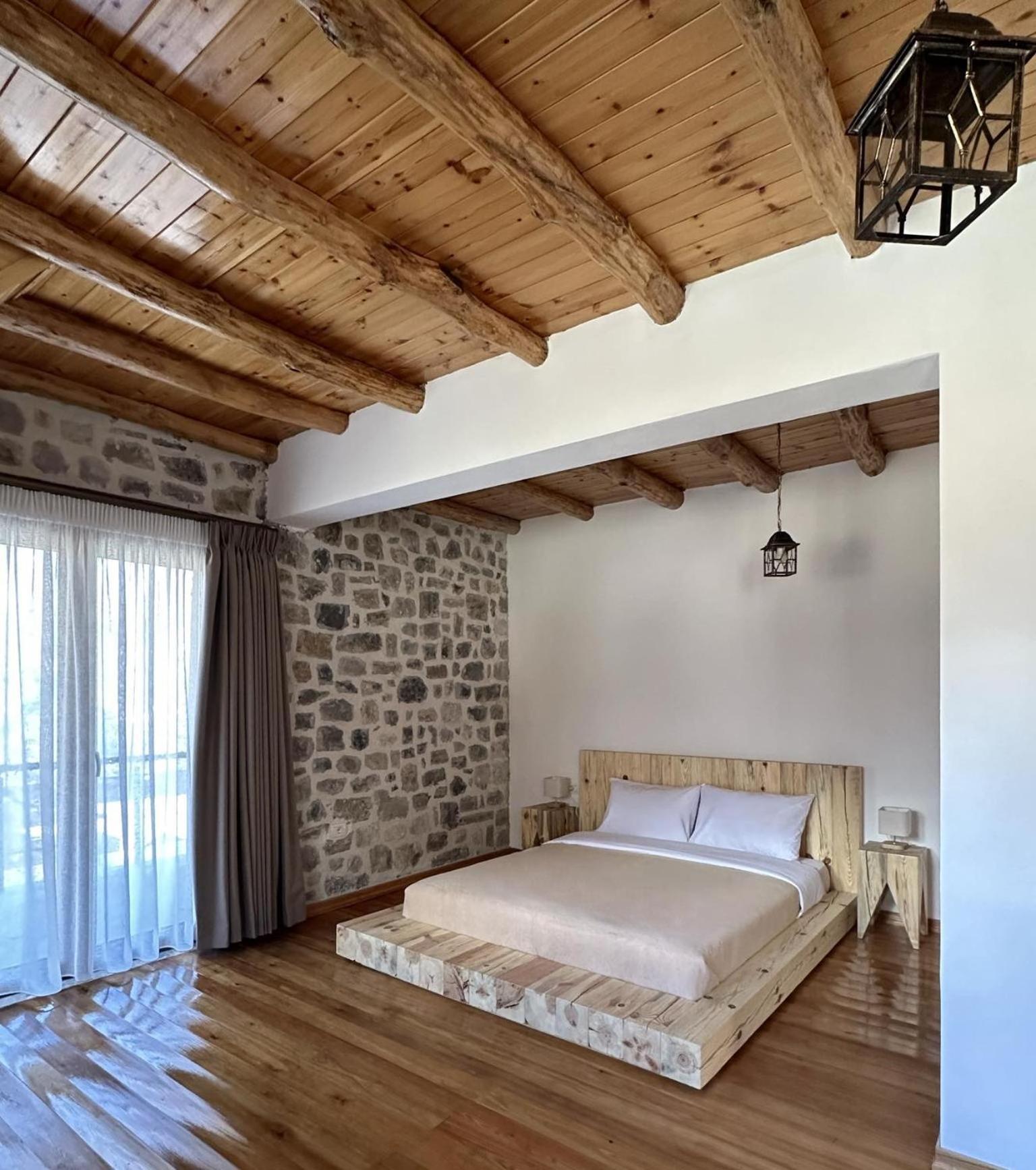 Valter & Drita'S Guesthouse テス エクステリア 写真
