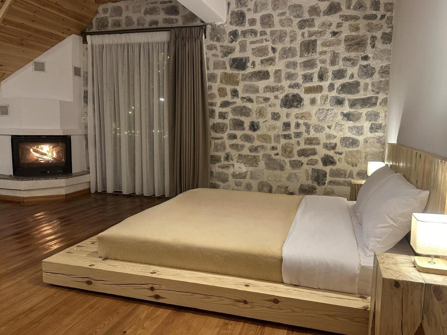 Valter & Drita'S Guesthouse テス エクステリア 写真