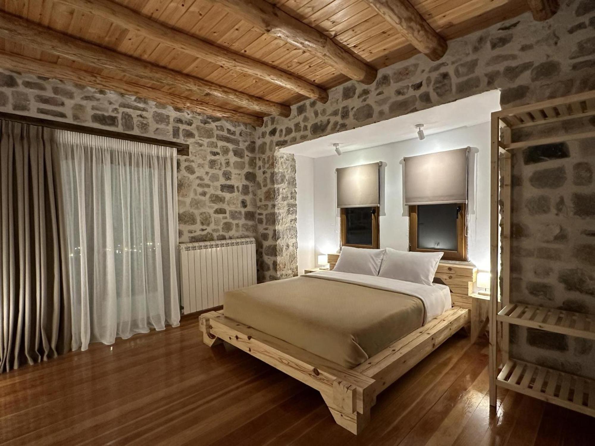 Valter & Drita'S Guesthouse テス エクステリア 写真