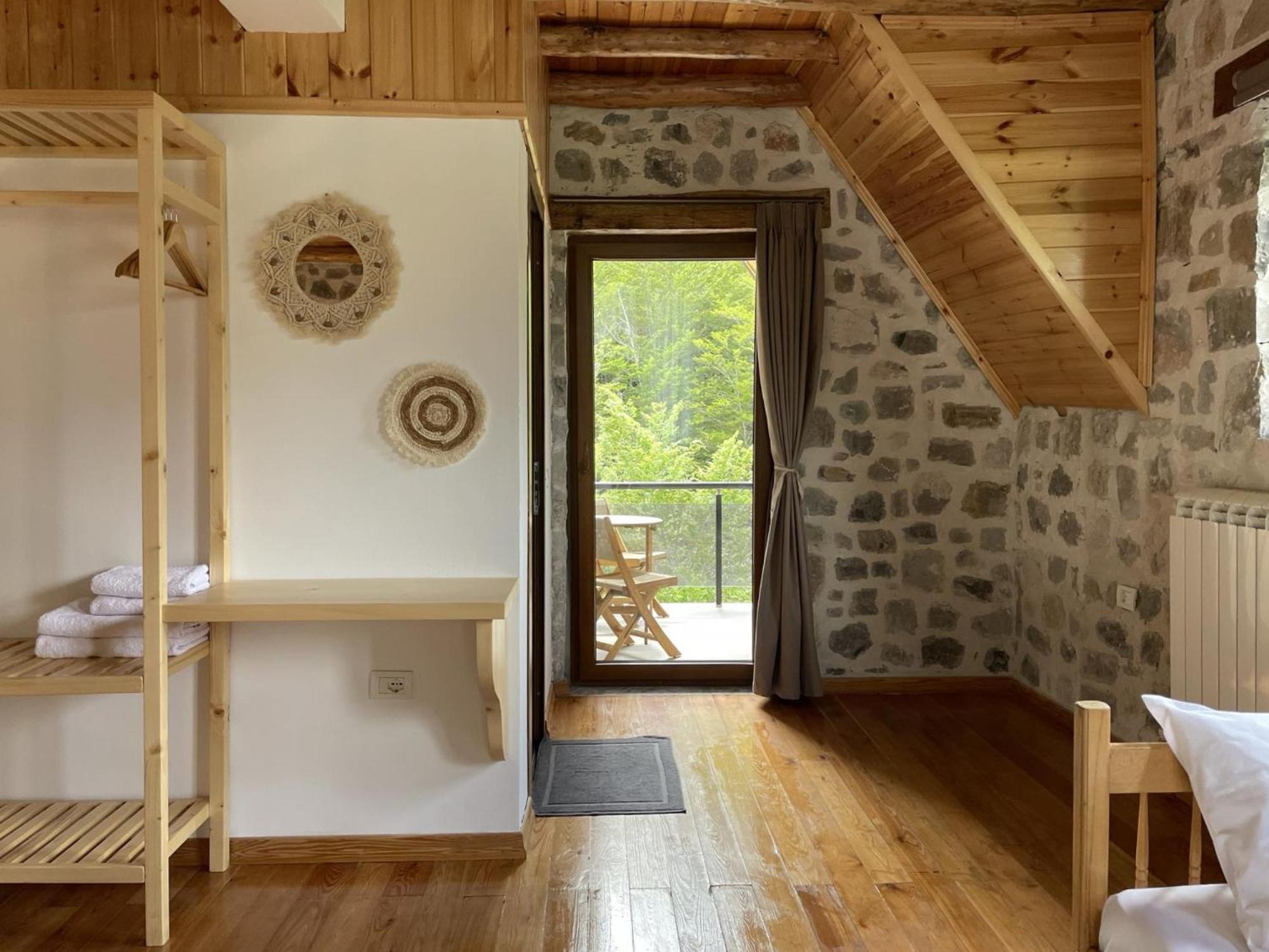 Valter & Drita'S Guesthouse テス エクステリア 写真