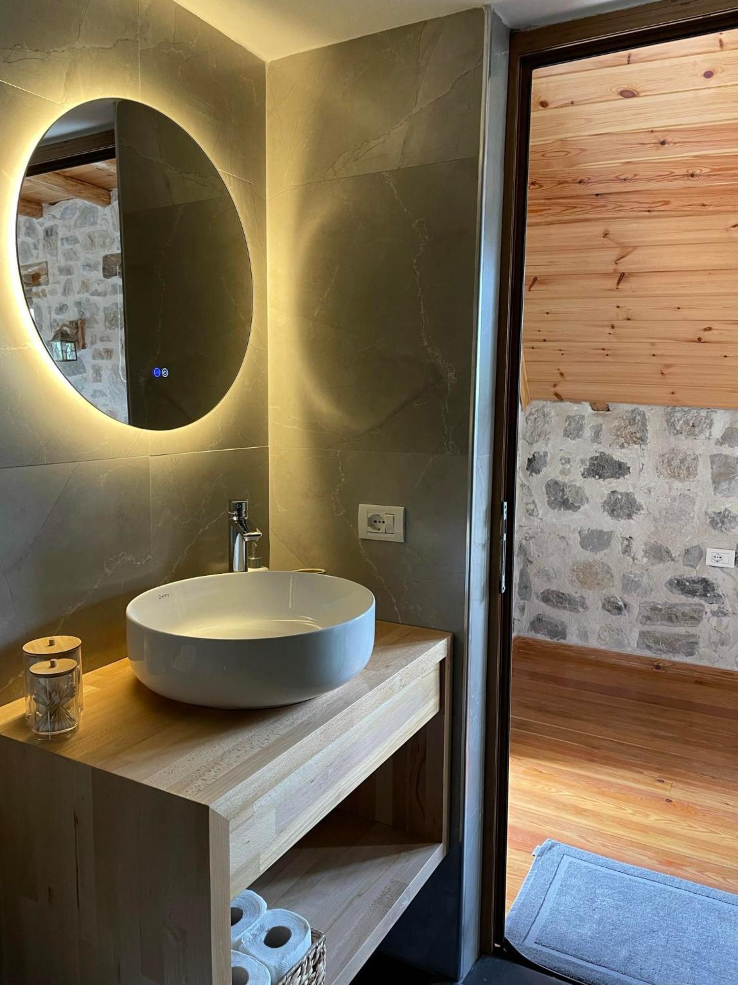 Valter & Drita'S Guesthouse テス エクステリア 写真