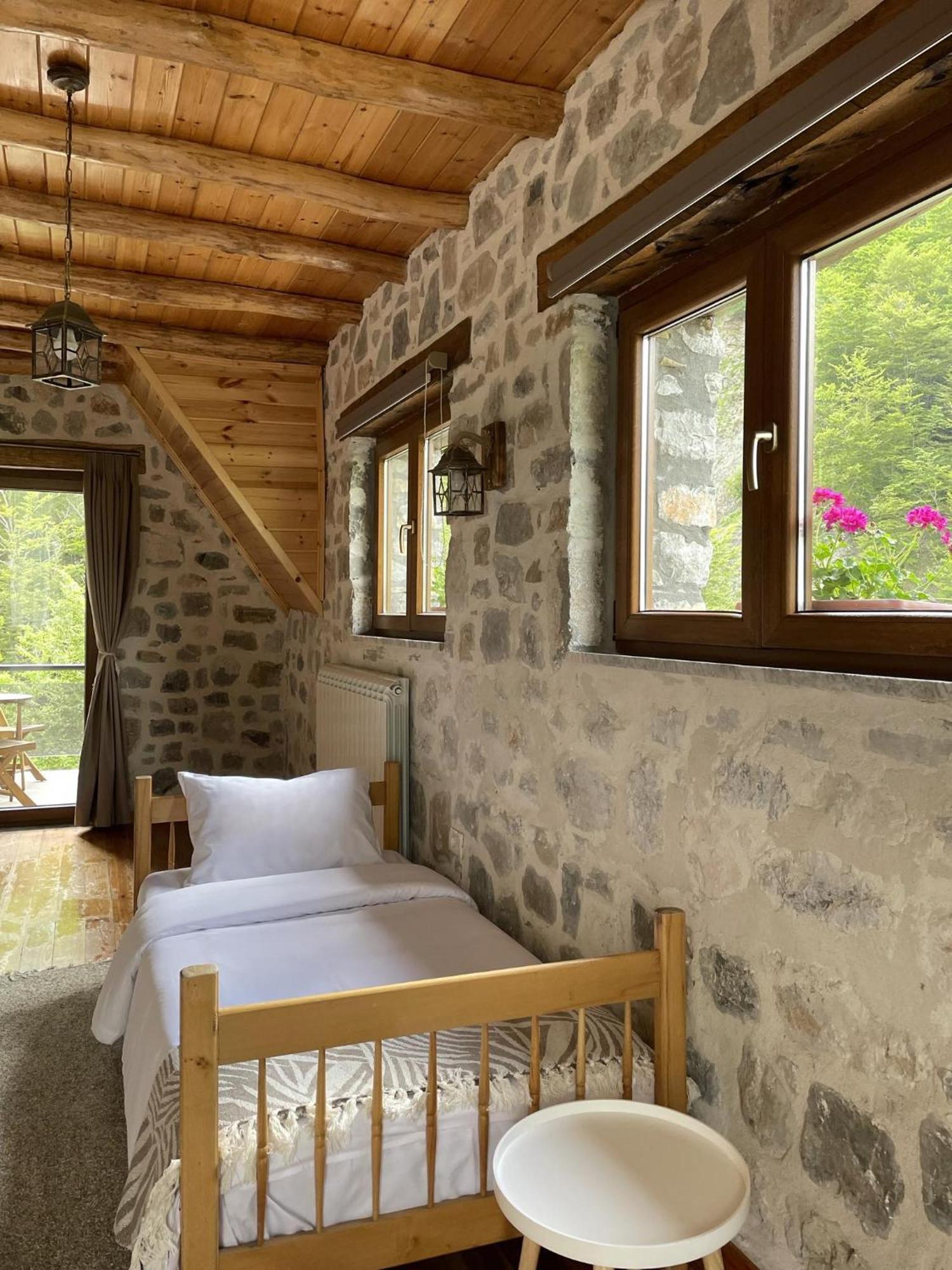Valter & Drita'S Guesthouse テス エクステリア 写真
