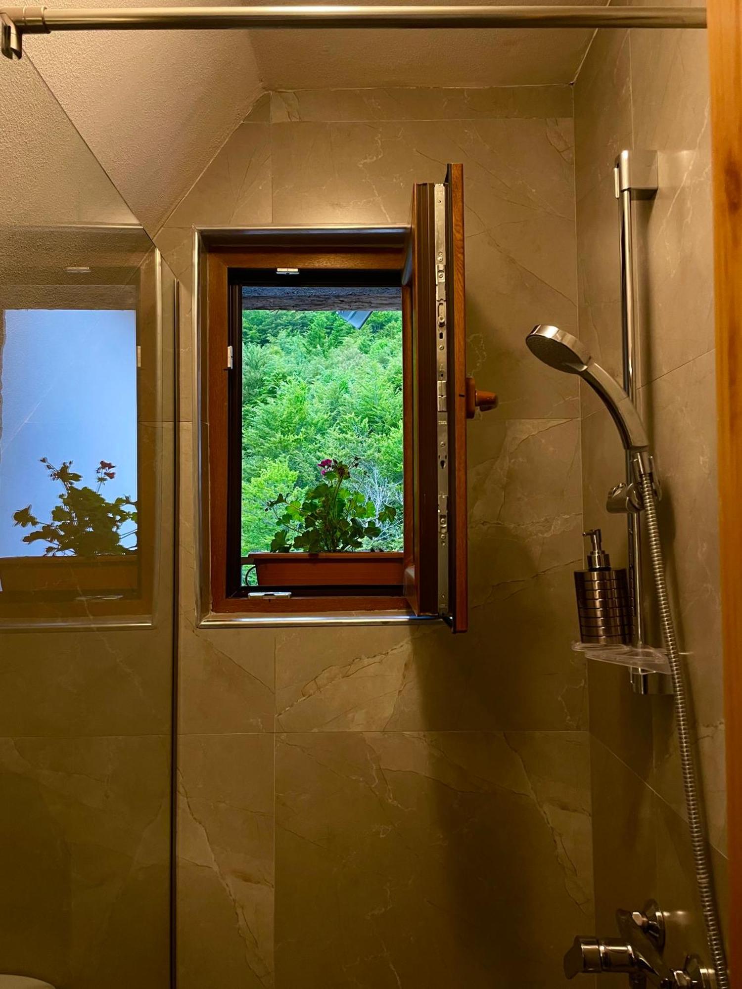 Valter & Drita'S Guesthouse テス エクステリア 写真