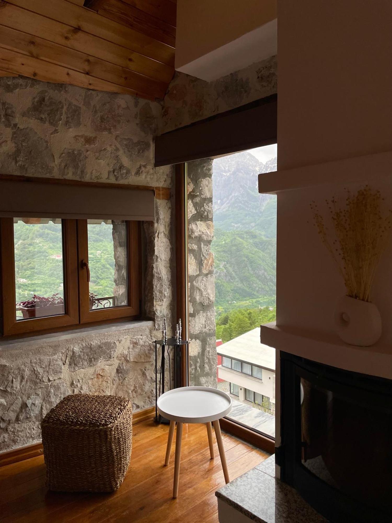 Valter & Drita'S Guesthouse テス エクステリア 写真