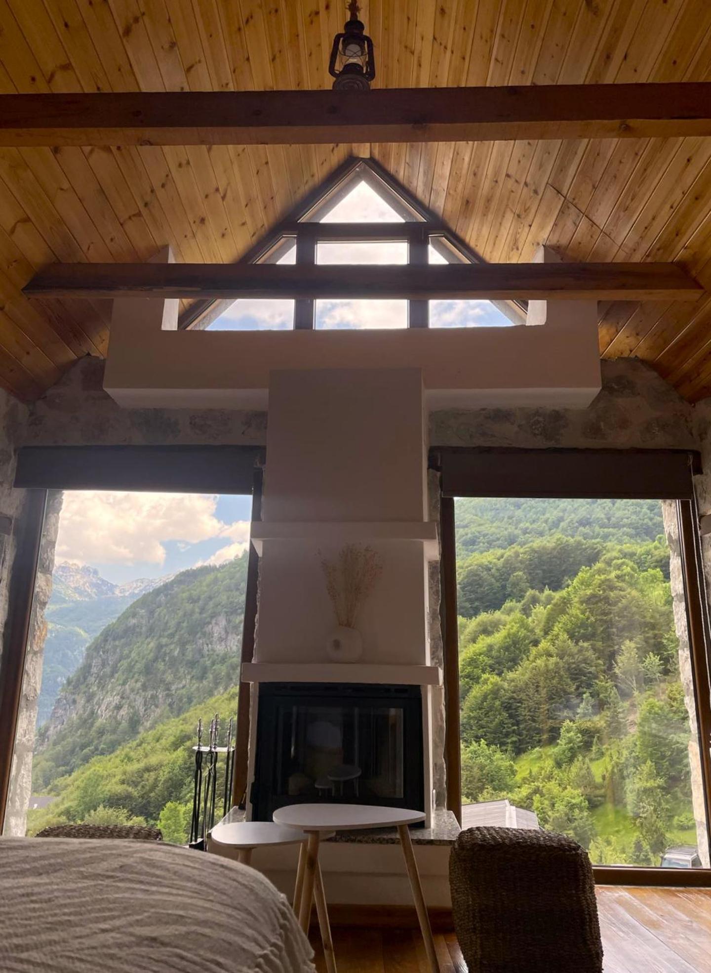 Valter & Drita'S Guesthouse テス エクステリア 写真