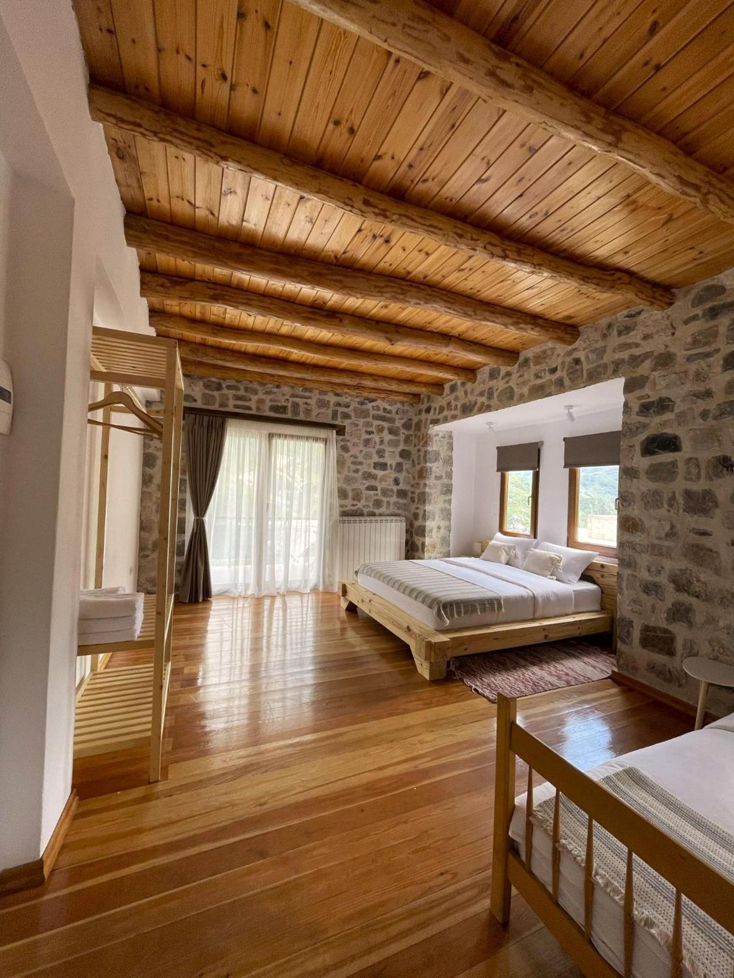 Valter & Drita'S Guesthouse テス エクステリア 写真