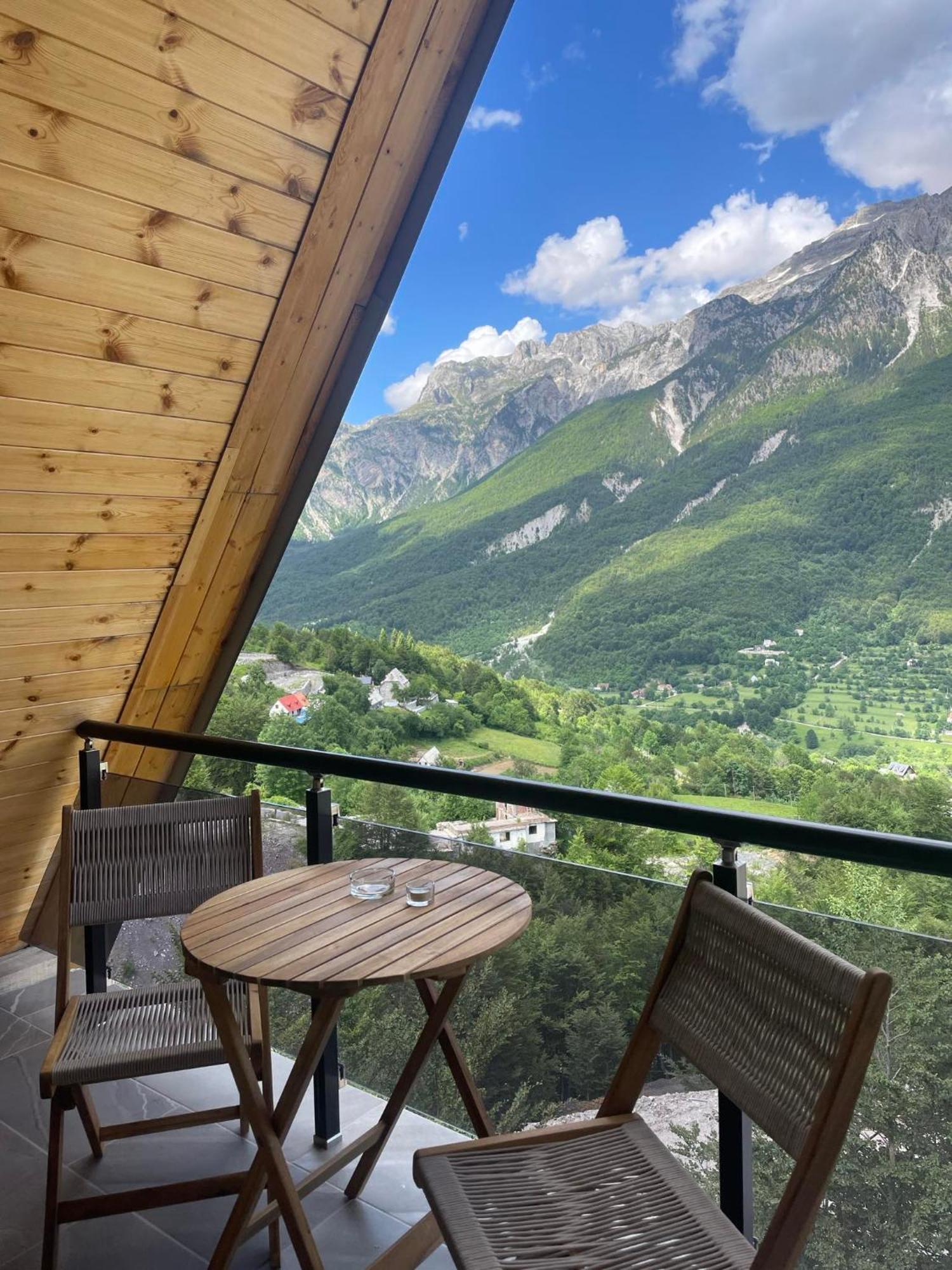 Valter & Drita'S Guesthouse テス エクステリア 写真